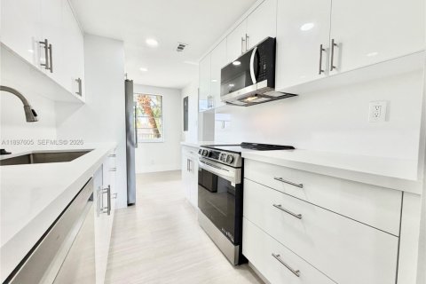 Copropriété à vendre à Lauderdale Lakes, Floride: 2 chambres, 93.09 m2 № 2023706 - photo 11