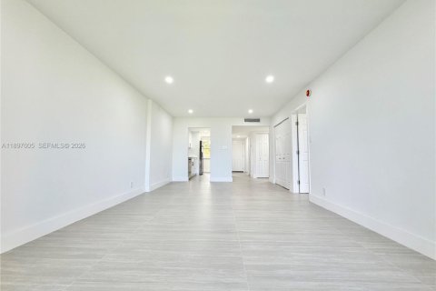 Copropriété à vendre à Lauderdale Lakes, Floride: 2 chambres, 93.09 m2 № 2023706 - photo 17