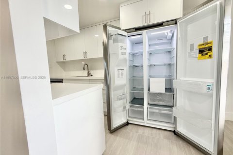 Copropriété à vendre à Lauderdale Lakes, Floride: 2 chambres, 93.09 m2 № 2023706 - photo 10