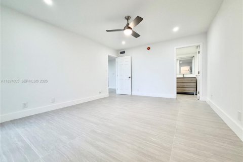 Copropriété à vendre à Lauderdale Lakes, Floride: 2 chambres, 93.09 m2 № 2023706 - photo 23