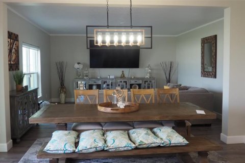 House in Haines City, Florida 5 bedrooms, 243.5 sq.m. № 2097419 - photo 9