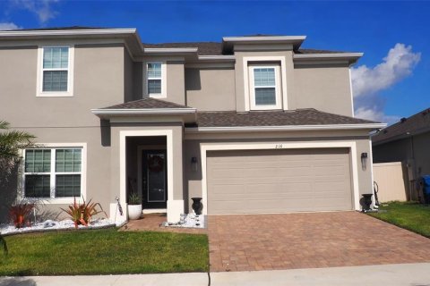 House in Haines City, Florida 5 bedrooms, 243.5 sq.m. № 2097419