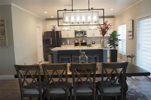 House in Haines City, Florida 5 bedrooms, 243.5 sq.m. № 2097419 - photo 24
