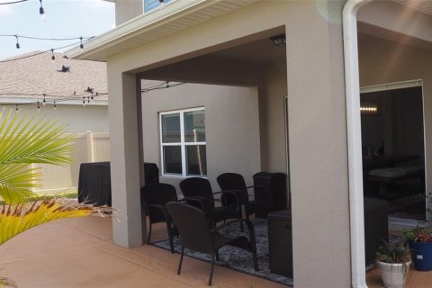 House in Haines City, Florida 5 bedrooms, 243.5 sq.m. № 2097419 - photo 5