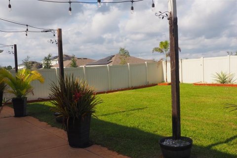 House in Haines City, Florida 5 bedrooms, 243.5 sq.m. № 2097419 - photo 3
