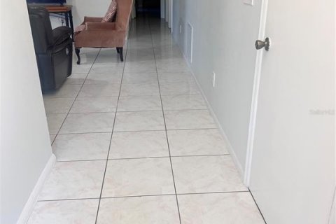 House in Orlando, Florida 3 bedrooms, 106.47 sq.m. № 2412582 - photo 8