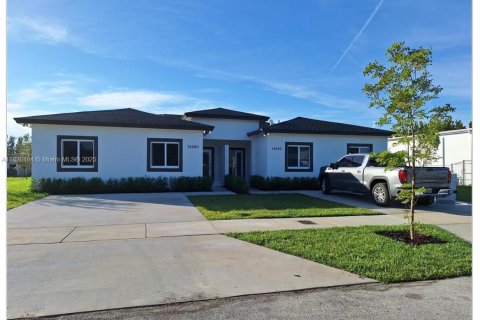 Купить коммерческую недвижимость в Майами, Флорида 267.28м2, № 1977234 - фото 1