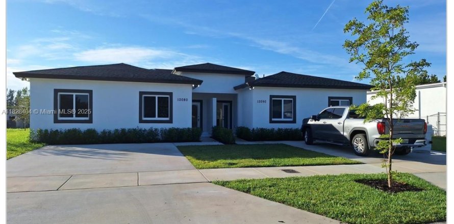 Коммерческая недвижимость в Майами, Флорида 267.28м2 № 1977234