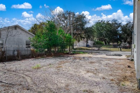 Propiedad comercial en venta en Sebring, Florida № 2152765 - foto 11