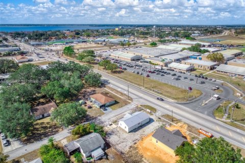 Propiedad comercial en venta en Sebring, Florida № 2152765 - foto 12