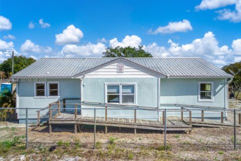 Propiedad comercial en venta en Sebring, Florida № 2152765 - foto 4