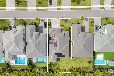 House in Boca Raton, Florida 4 bedrooms, 287.25 sq.m. № 2183841