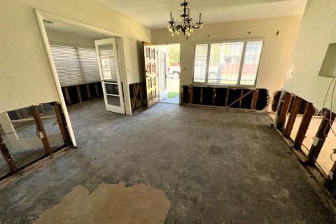 House in Tarpon Springs, Florida 2 bedrooms, 79.99 sq.m. № 1673797 - photo 14