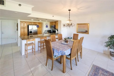 Condo in Miami Beach, Florida, 2 bedrooms  № 1979026 - photo 7