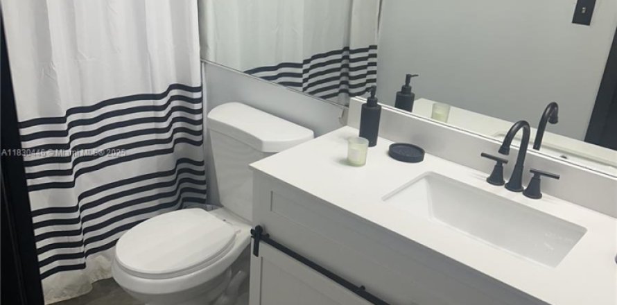 Condo in Miami, Florida, 2 bedrooms  № 1830824