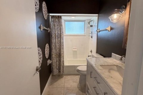 House in Port Charlotte, Florida 3 bedrooms, 157.19 sq.m. № 1968575 - photo 24