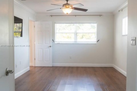 House in Port Charlotte, Florida 3 bedrooms, 157.19 sq.m. № 1968575 - photo 15