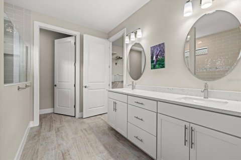 Купить виллу или дом в Сарасота, Флорида 8 комнат, 230.68м2, № 2396778 - фото 18
