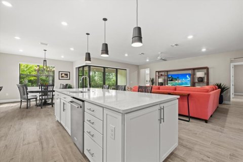 Купить виллу или дом в Сарасота, Флорида 8 комнат, 230.68м2, № 2396778 - фото 10