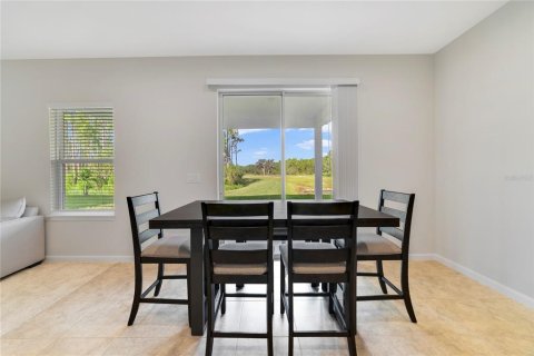 House in Davenport, Florida 5 bedrooms, 220.18 sq.m. № 1899149 - photo 8