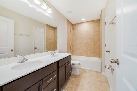 House in Davenport, Florida 5 bedrooms, 220.18 sq.m. № 1899149 - photo 20