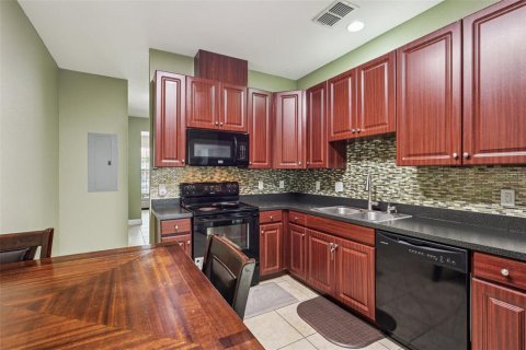Townhouse in Plant City, Florida 3 bedrooms, 161 sq.m. № 1812842 - photo 12