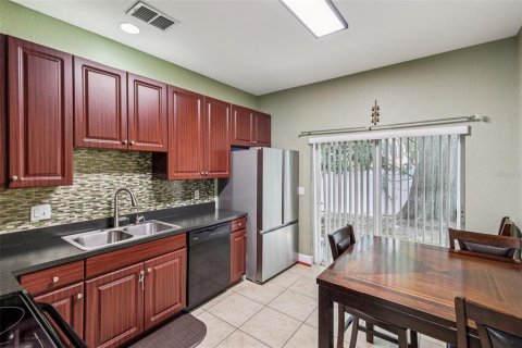 Townhouse in Plant City, Florida 3 bedrooms, 161 sq.m. № 1812842 - photo 3