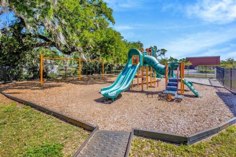Townhouse in Plant City, Florida 3 bedrooms, 161 sq.m. № 1812842 - photo 29