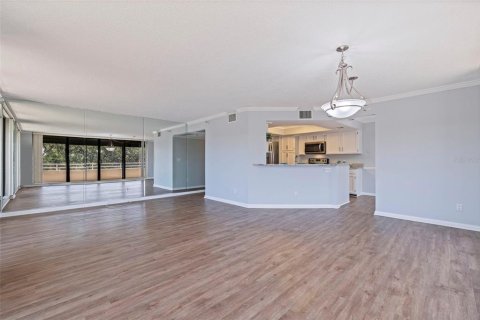 Condominio en venta en Gulfport, Florida, 3 dormitorios, 177.63 m2 № 1852526 - foto 13
