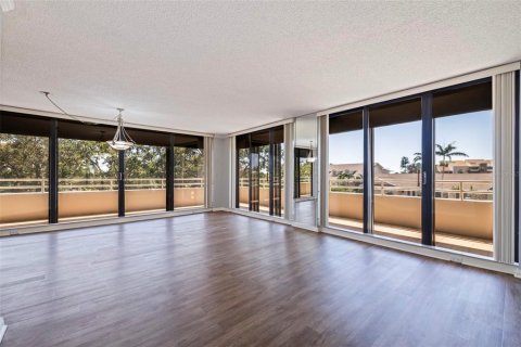 Condominio en venta en Gulfport, Florida, 3 dormitorios, 177.63 m2 № 1852526 - foto 18
