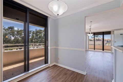 Condominio en venta en Gulfport, Florida, 3 dormitorios, 177.63 m2 № 1852526 - foto 6