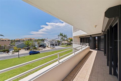 Condominio en venta en Gulfport, Florida, 3 dormitorios, 177.63 m2 № 1852526 - foto 27