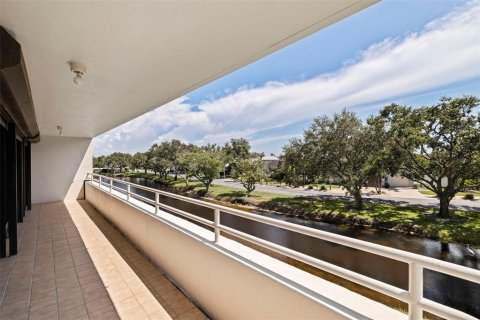 Condominio en venta en Gulfport, Florida, 3 dormitorios, 177.63 m2 № 1852526 - foto 15