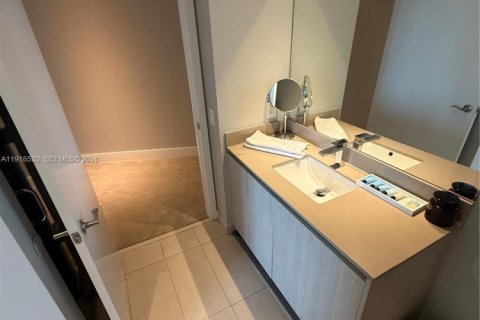 Condo in Hollywood, Florida, 2 bedrooms № 1971919 - photo 10