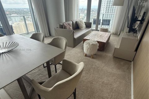 Condo in Hollywood, Florida, 2 bedrooms № 1971919 - photo 11