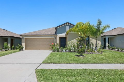 House in Zephyrhills, Florida 4 bedrooms, 180.14 sq.m. № 1673485 - photo 1