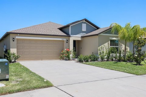 House in Zephyrhills, Florida 4 bedrooms, 180.14 sq.m. № 1673485 - photo 2