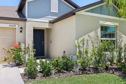 House in Zephyrhills, Florida 4 bedrooms, 180.14 sq.m. № 1673485 - photo 3