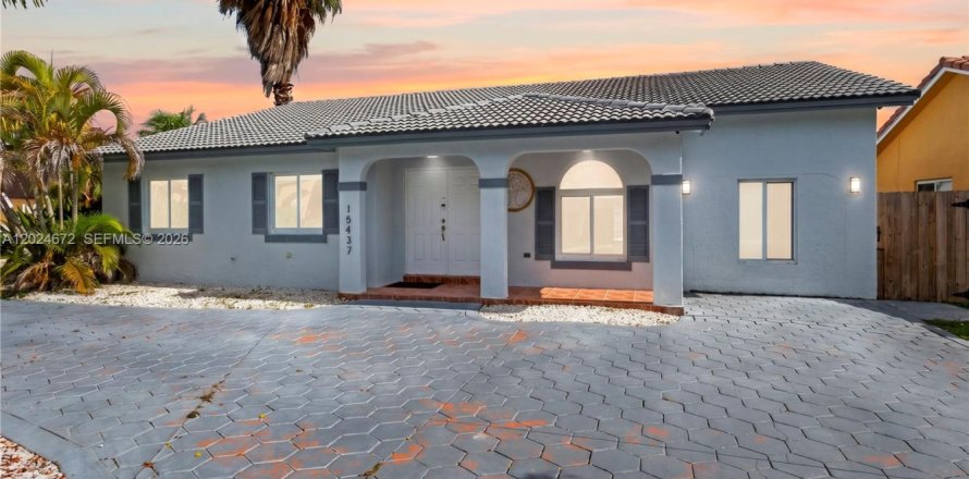 Villa ou maison à Miami, Floride 4 chambres, 187.2 m2 № 2084317