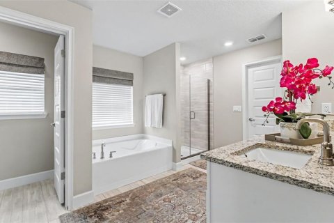 House in Auburndale, Florida 4 bedrooms, 279.54 sq.m. № 2227874 - photo 29