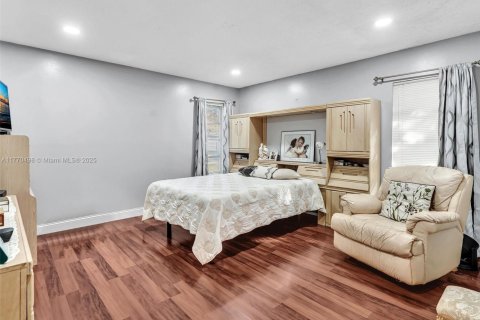 House in Tamarac, Florida 3 bedrooms, 198.44 sq.m. № 1732000 - photo 20