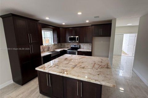 Villa ou maison à vendre à Homestead, Floride: 3 chambres, 241.82 m2 № 1935095 - photo 2