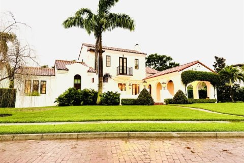 House in Orlando, Florida 4 bedrooms, 276.85 sq.m. № 1797206 - photo 1