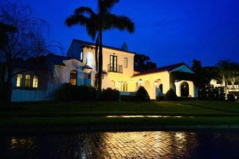 House in Orlando, Florida 4 bedrooms, 276.85 sq.m. № 1797206 - photo 4