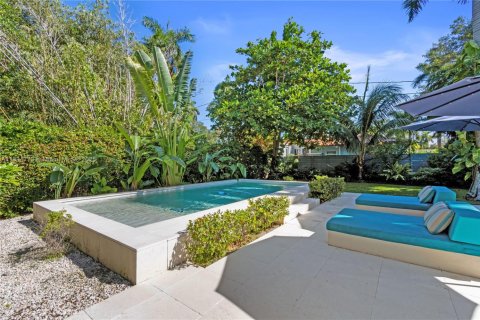 House in El Portal, Florida 3 bedrooms, 159.98 sq.m. № 1823519 - photo 23