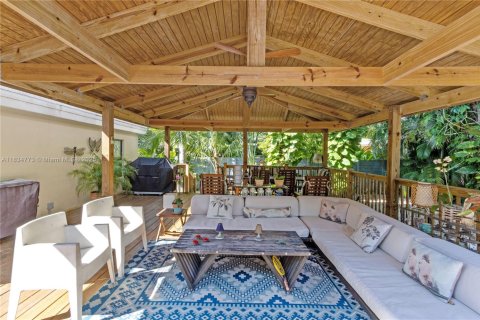 House in El Portal, Florida 3 bedrooms, 159.98 sq.m. № 1823519 - photo 3