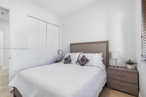 Villa ou maison à vendre à Miami, Floride: 4 chambres, 189.52 m2 № 1920286 - photo 24