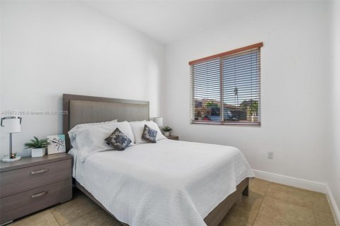 Villa ou maison à vendre à Miami, Floride: 4 chambres, 189.52 m2 № 1920286 - photo 23