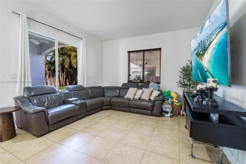 Villa ou maison à vendre à Miami, Floride: 4 chambres, 189.52 m2 № 1920286 - photo 16