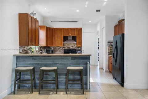 Villa ou maison à vendre à Miami, Floride: 4 chambres, 189.52 m2 № 1920286 - photo 17